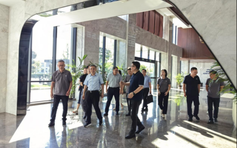 攜手共進，智造未來——金華職業(yè)技術(shù)大學(xué)校長梁克東一行到訪杭機股份